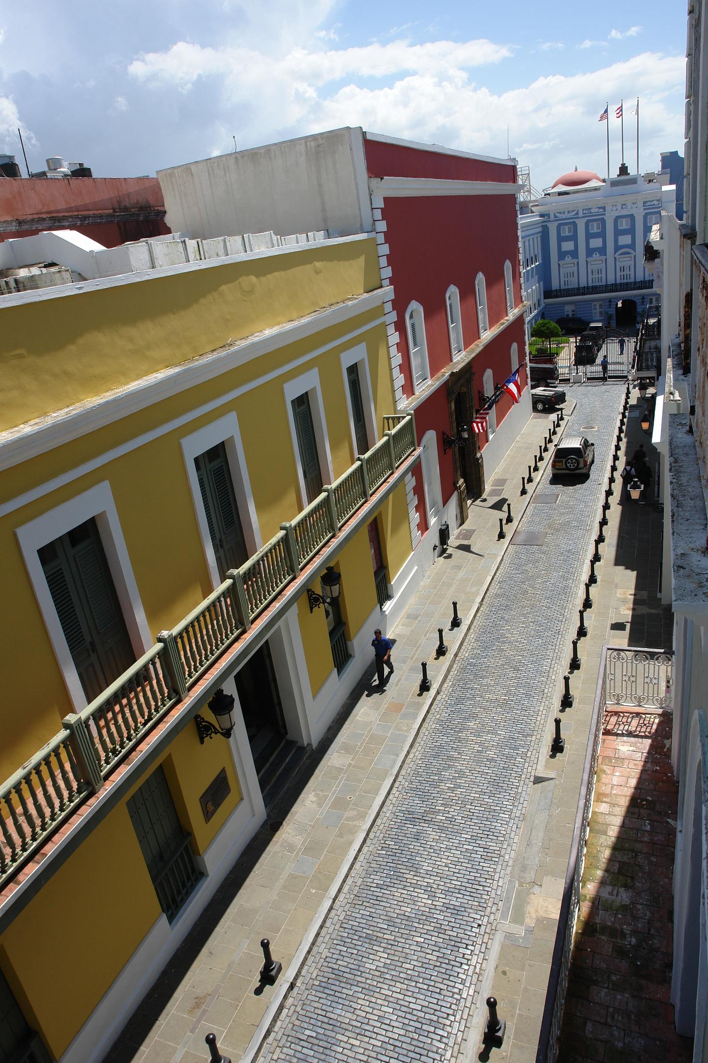 Calle de la Fortaleza 56 - Antigua Real Audiencia - Conservatorio De Artes Del Caribe - San Juan (Viejo San Juan) - 2011 000